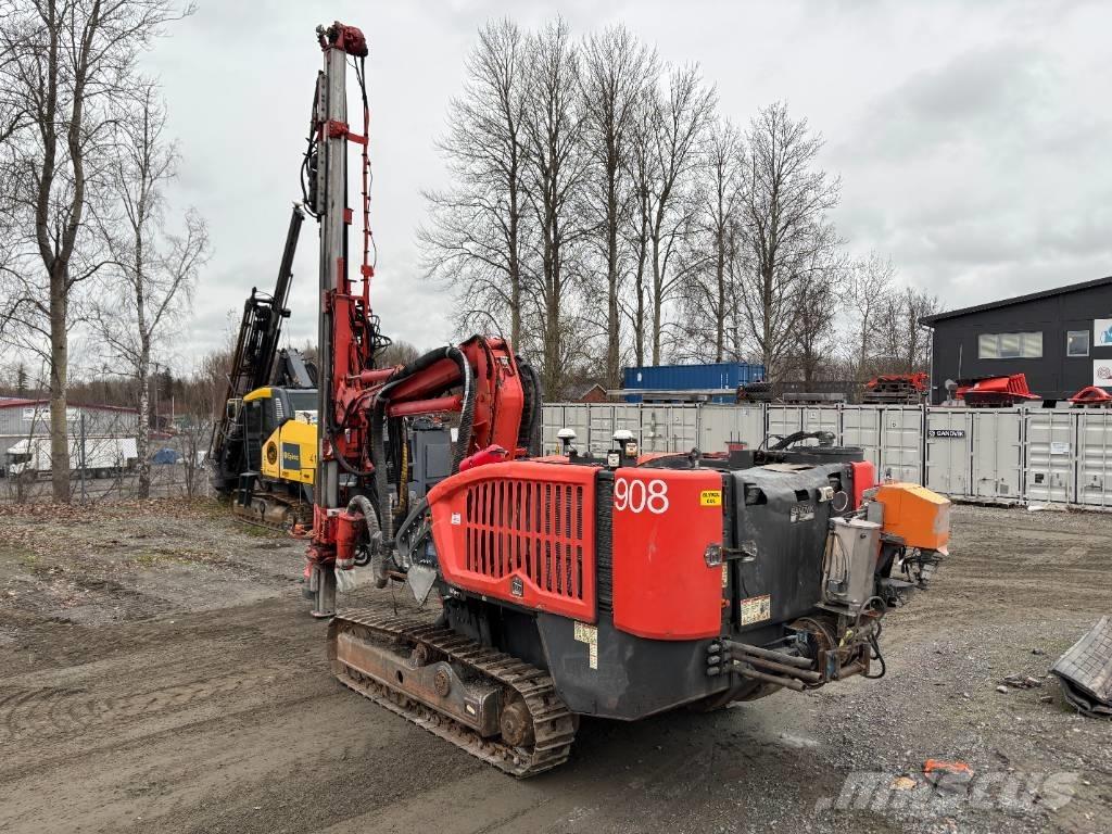 Sandvik Dino DC400Ri Povrchové vrtací stroje