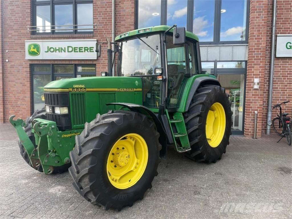 John Deere 6800 Traktory