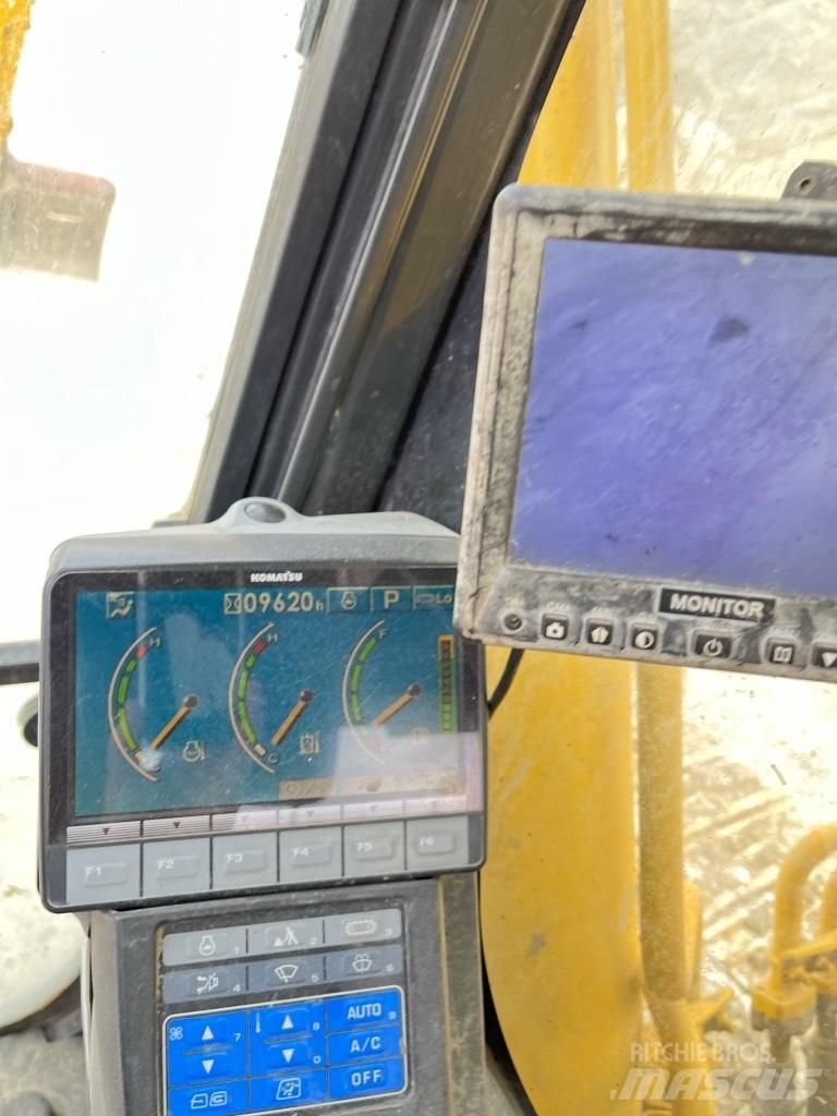 Komatsu PC 240 LC-7 Pásová rýpadla