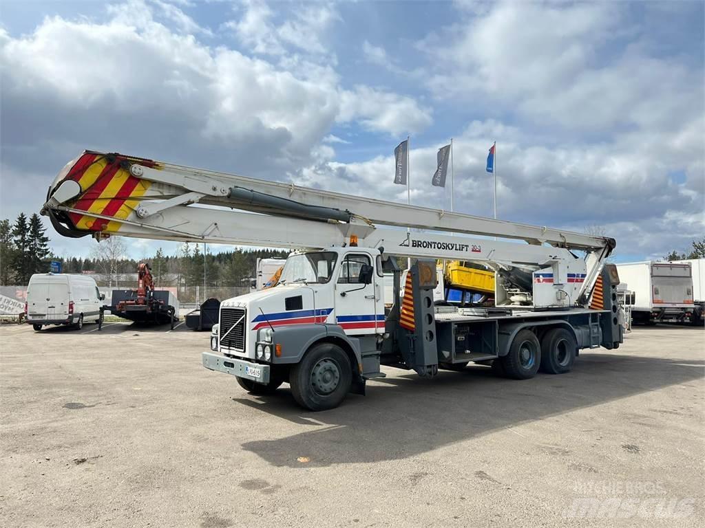 Volvo N12-1-V-6X2 Autojeřáby, hydraulické ruky