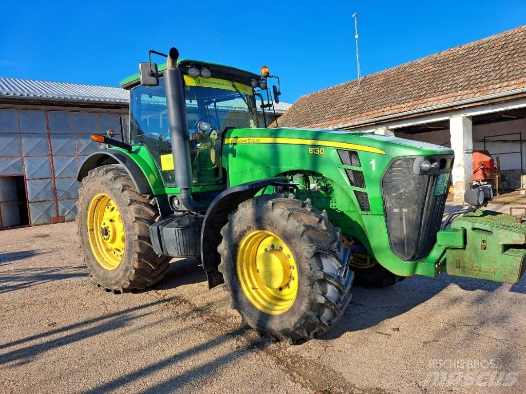 John Deere 8130 Traktory