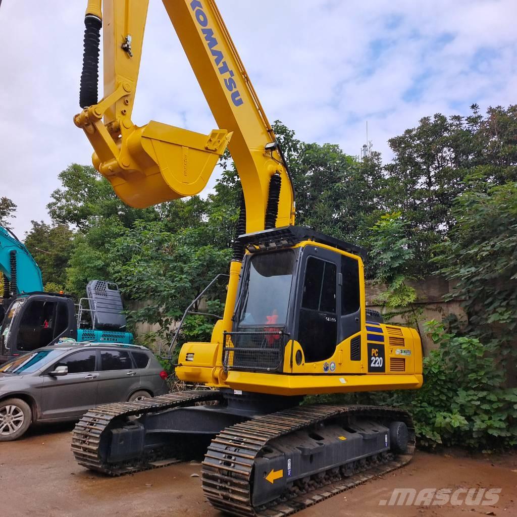 Komatsu PC220-8 Pásová rýpadla