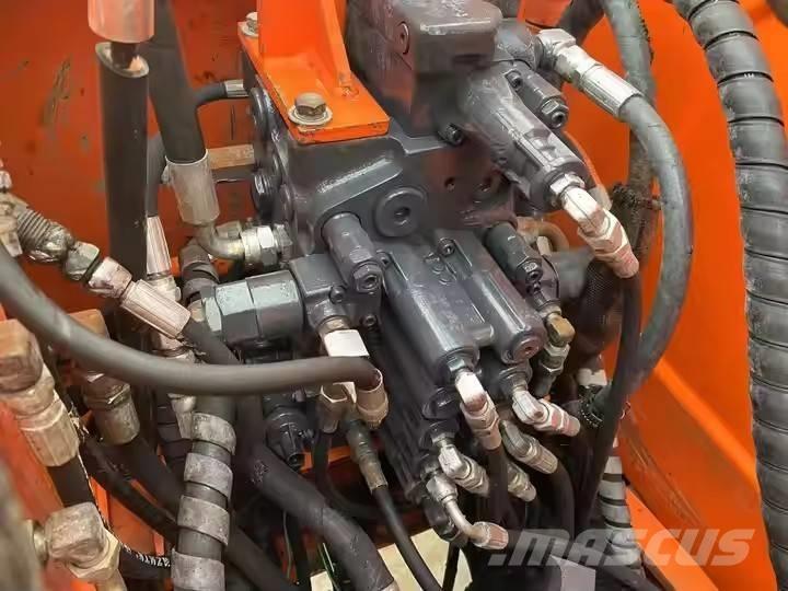 Doosan DH 80 Midi rýpadla 7t - 12t