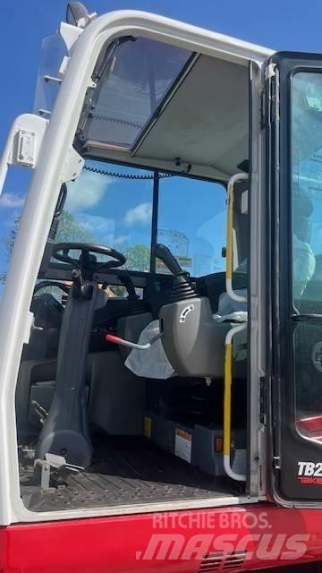 Takeuchi TB295W Kolová rýpadla
