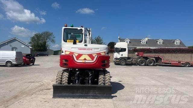 Takeuchi TB295W Kolová rýpadla