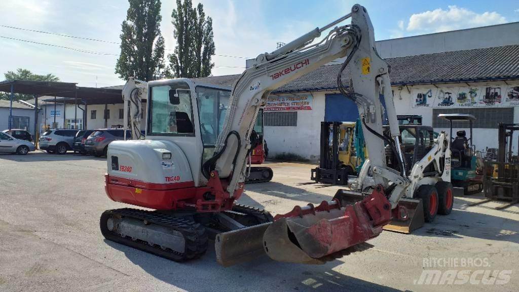 Takeuchi TB 240 Mini rýpadla < 7t