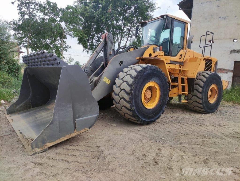 Volvo L 220 F Kolové nakladače