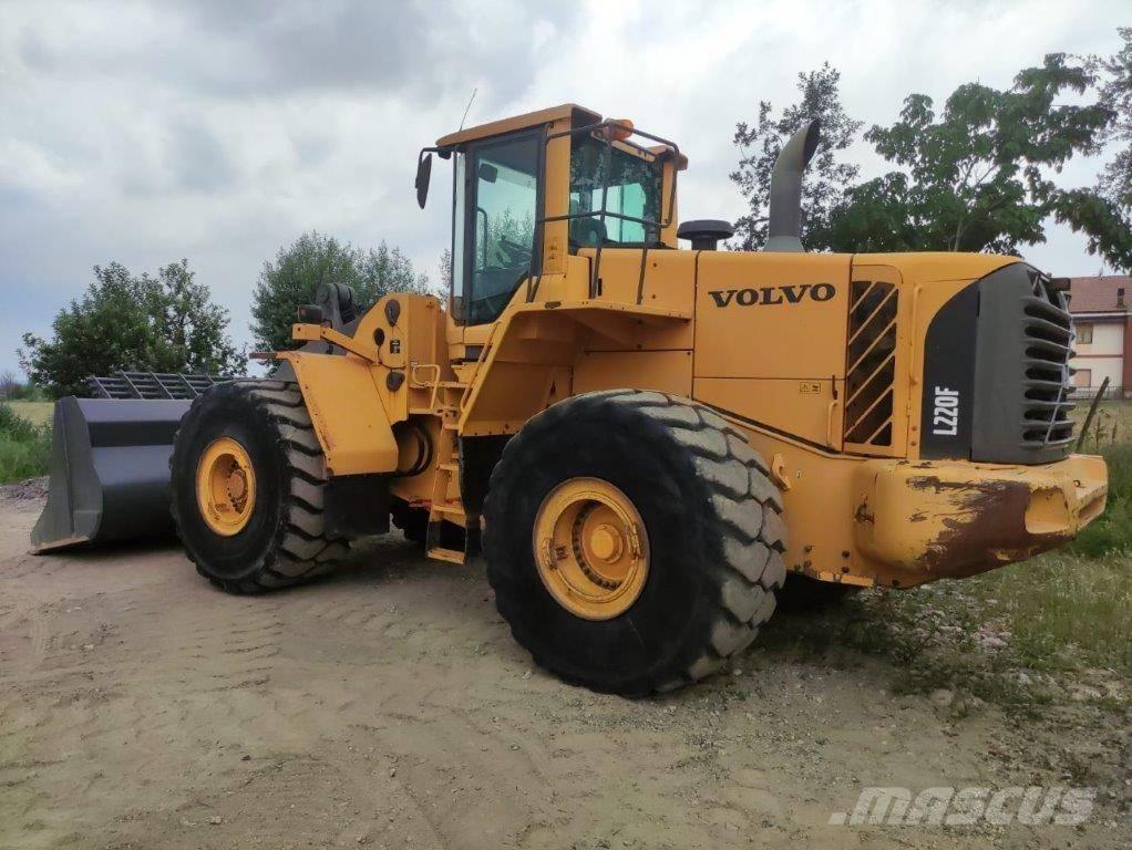 Volvo L 220 F Kolové nakladače