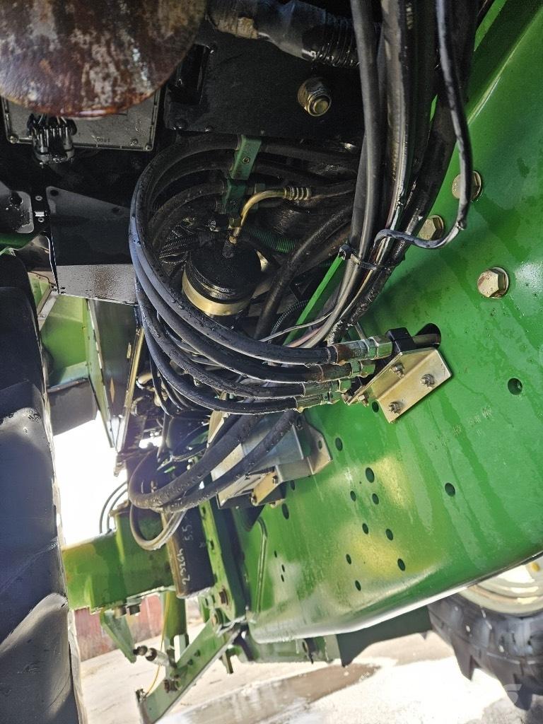 John Deere 6610 Traktory