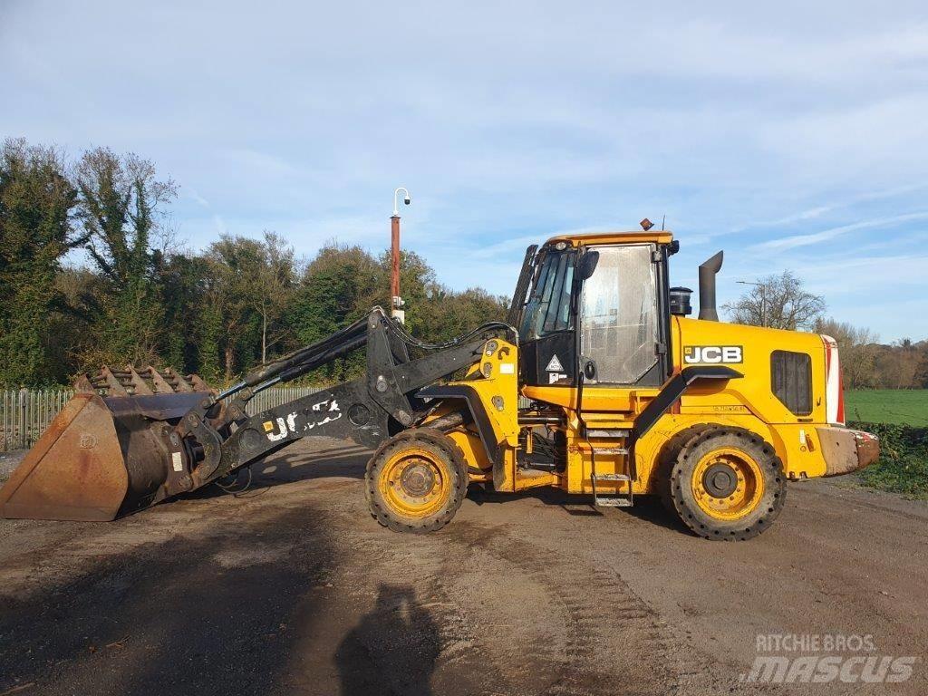 JCB 437 HT Kolové nakladače