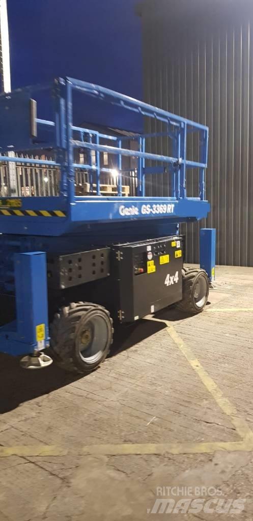 Genie GS 3369 RT Nůžková zvedací plošina