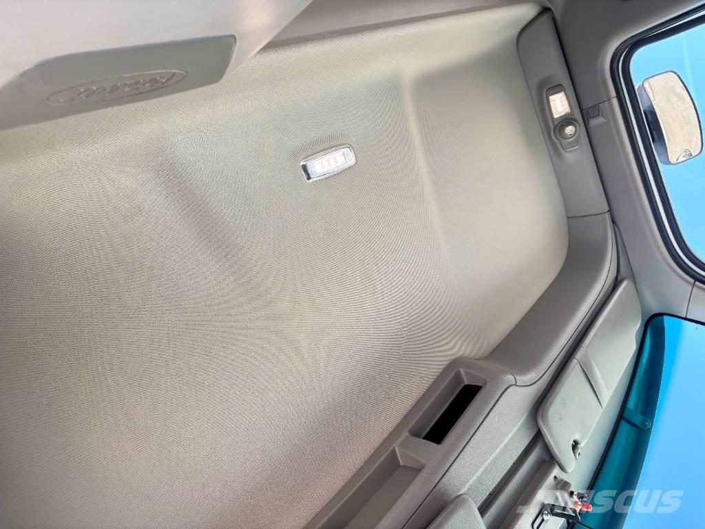 Peterbilt 567 Tahače