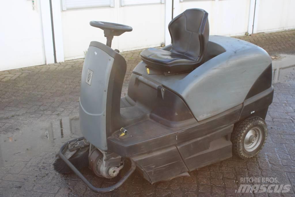 Kärcher KM 100/100 Zametací stroje