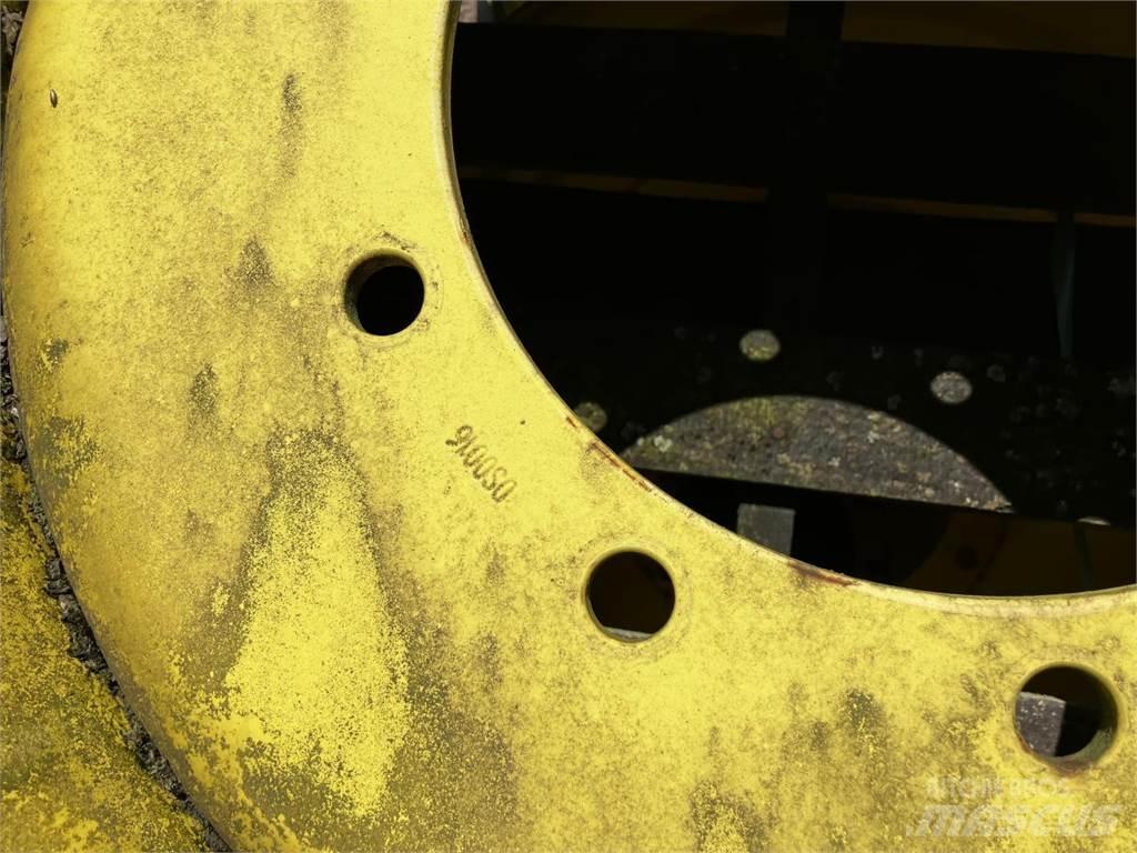 John Deere 18x28 Pneumatiky, kola a ráfky