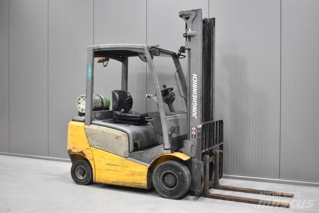 Jungheinrich TFG 320 LPG vozíky