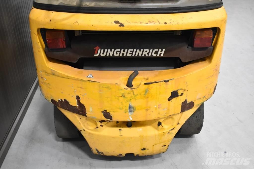 Jungheinrich TFG 320 LPG vozíky