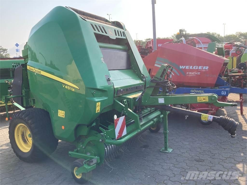John Deere V451M Lis na válcové balíky