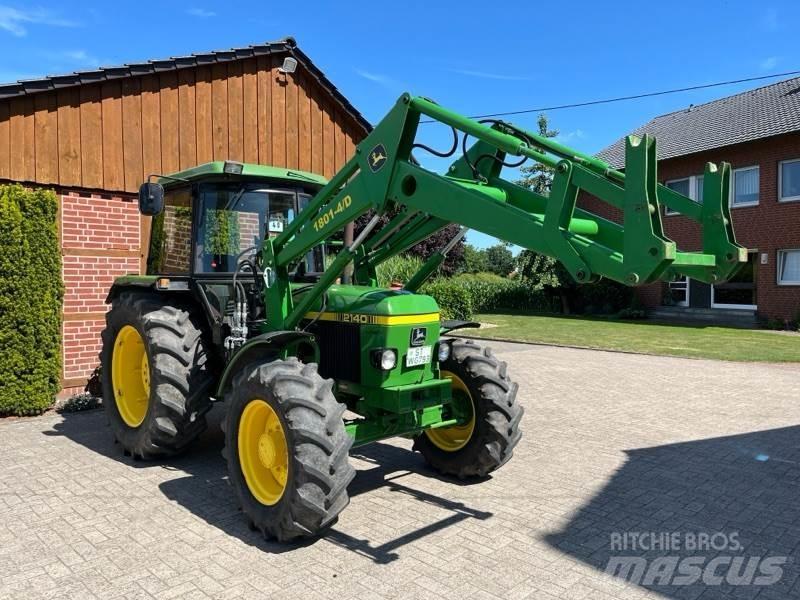 John Deere 2140 Traktory