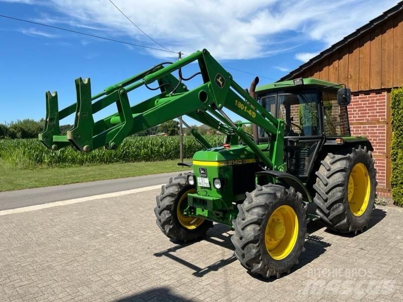 John Deere 2140 Traktory