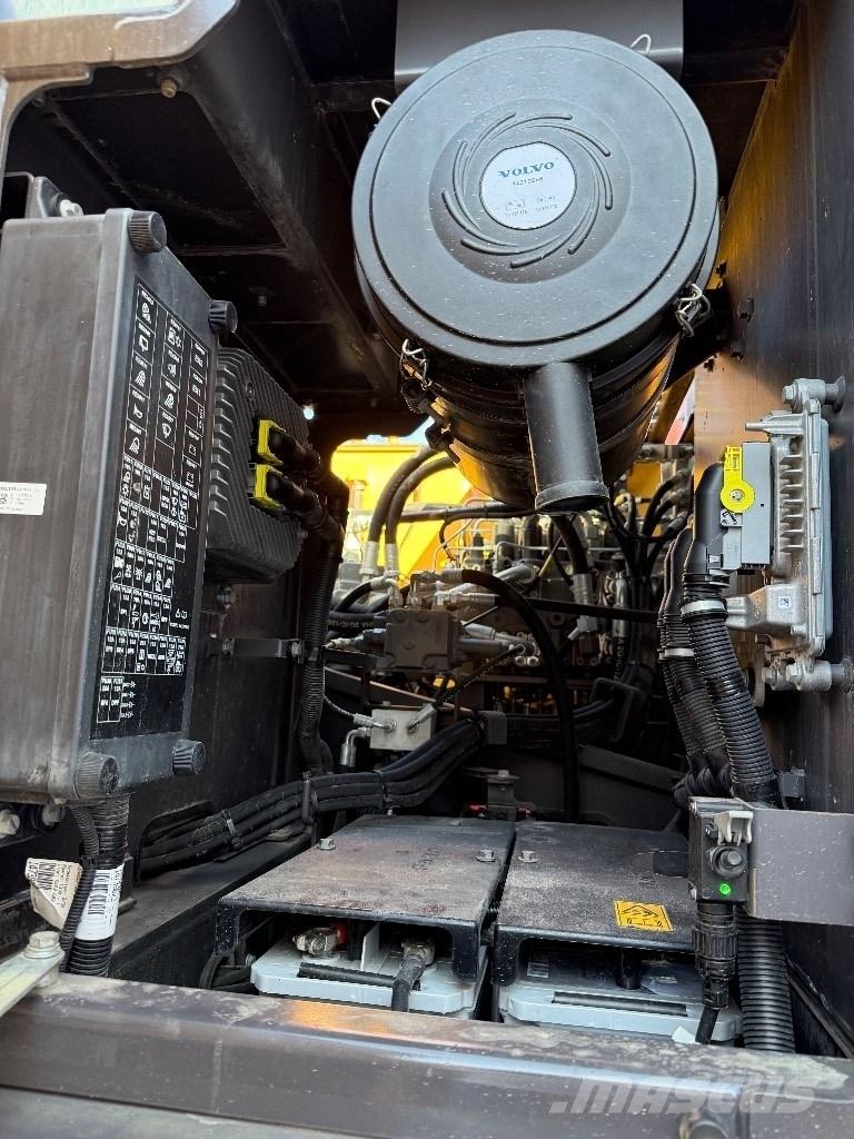 Volvo EC220E Pásová rýpadla