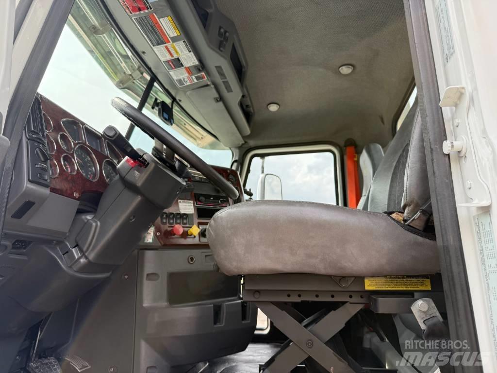 Mack CXU 613 Tahače