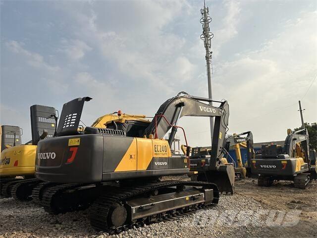 Volvo EC240 Pásová rýpadla