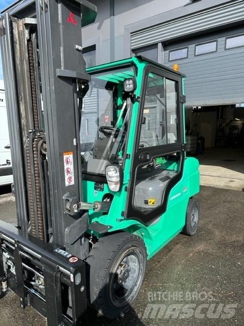 Mitsubishi FD30N Dieselové vozíky