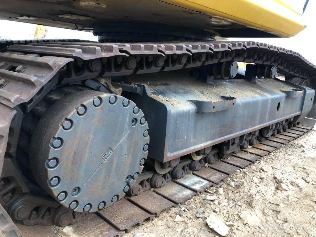 Komatsu 300 -7 Pásová rýpadla