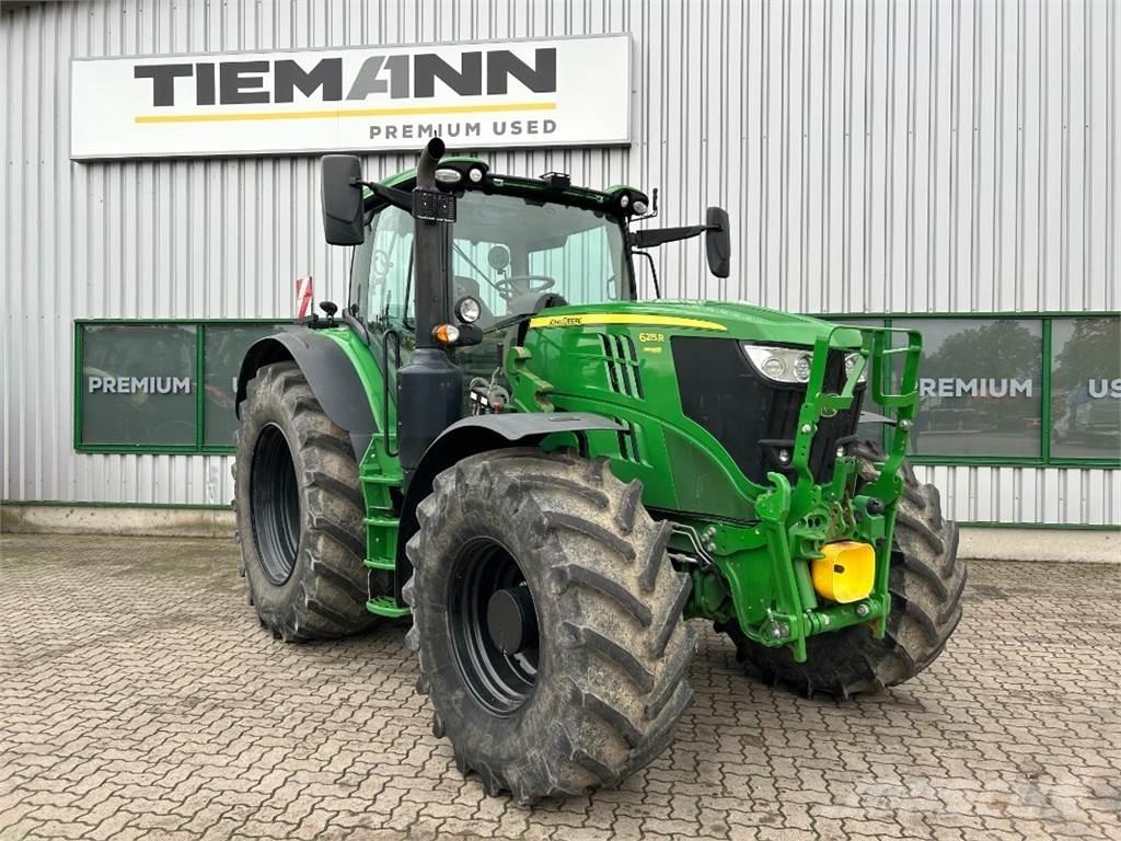 John Deere 6215R Traktory