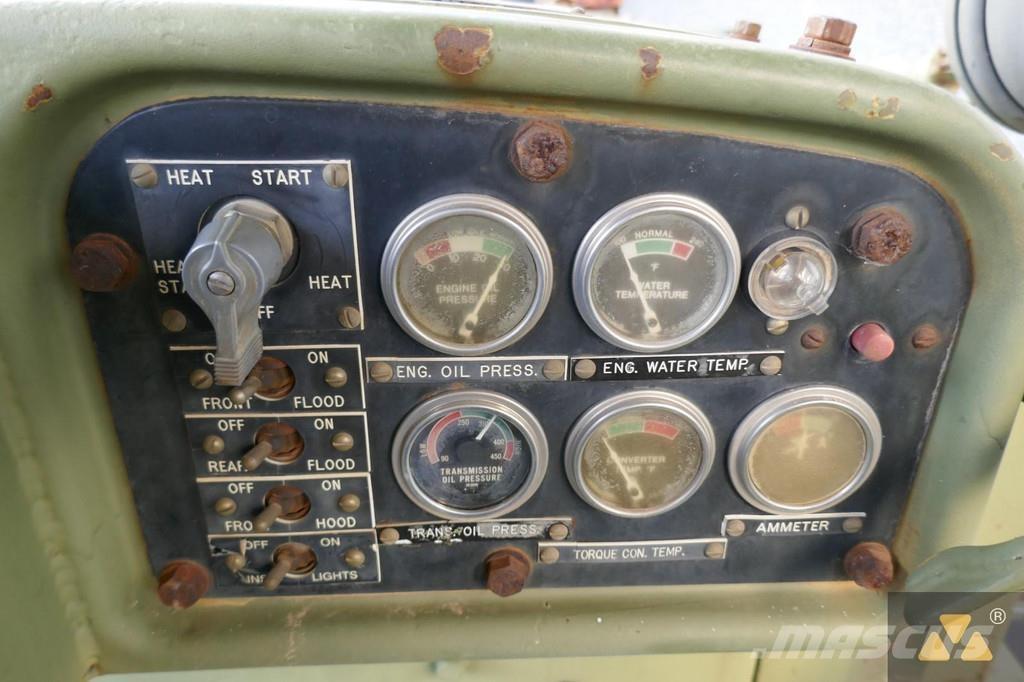 CAT D7F Ex-army Pásové dozery