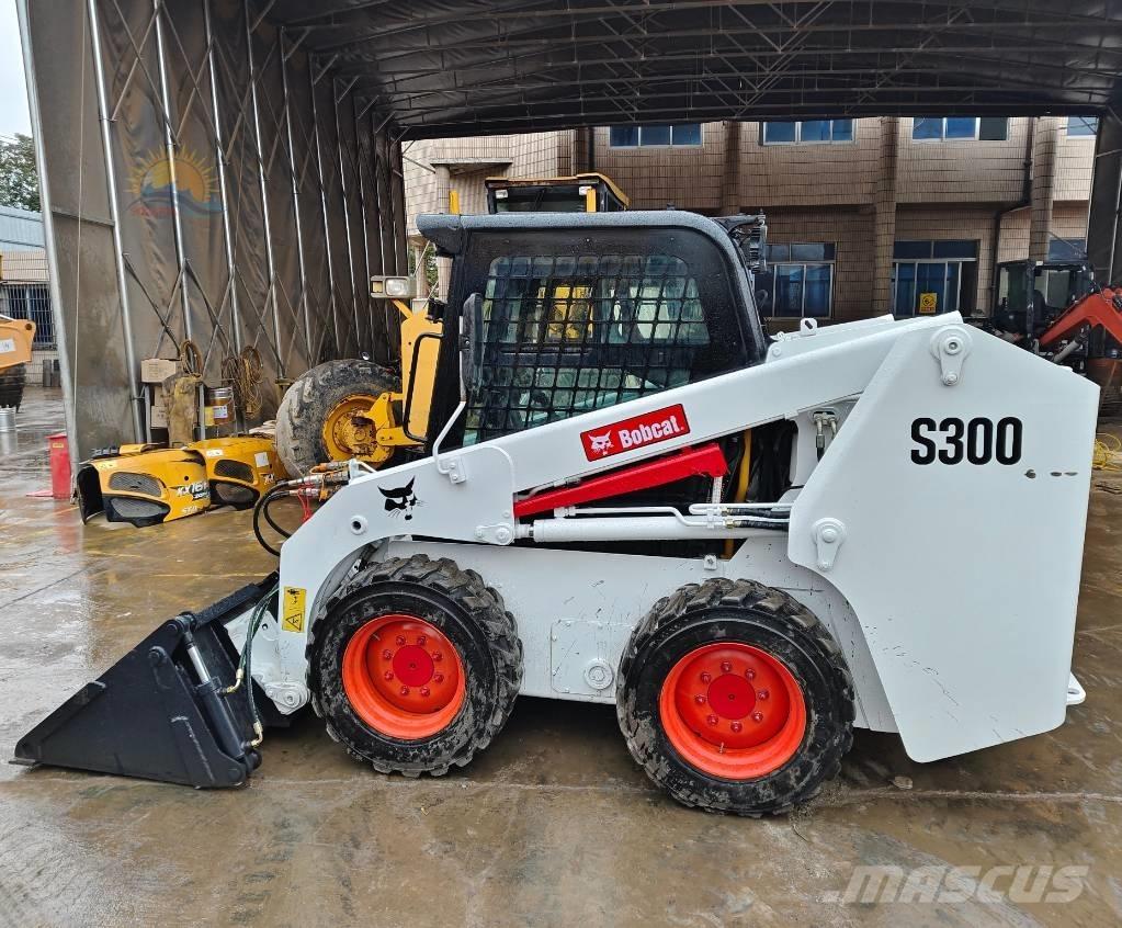 Bobcat S 300 Smykem řízené nakladače