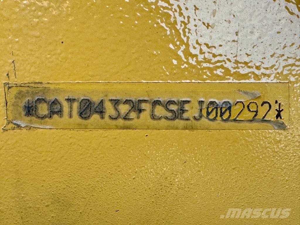 CAT 432 F Rýpadlo-nakladače