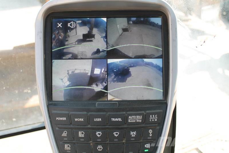 Hyundai HX 130 LCR Midi rýpadla 7t - 12t