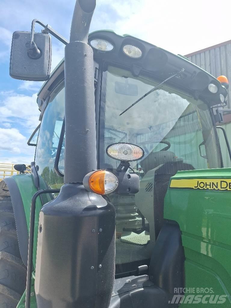 John Deere 6110R Traktory