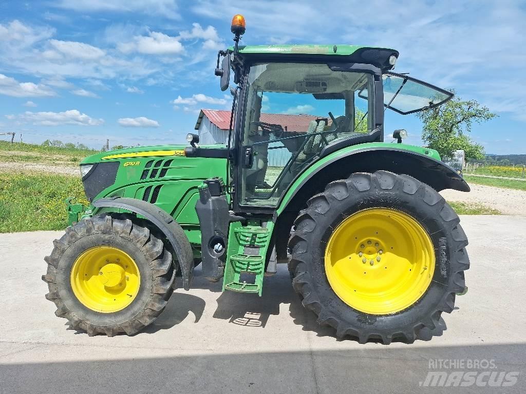 John Deere 6110R Traktory