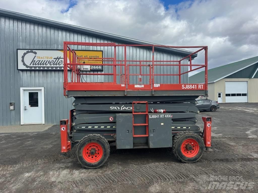 SkyJack SJ 8841 RT Nůžková zvedací plošina