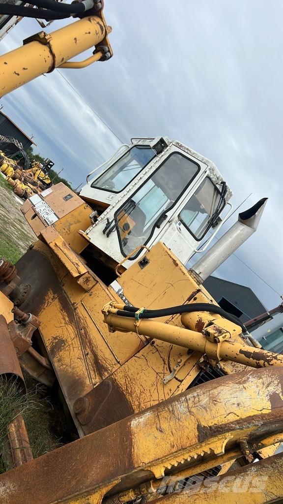 Liebherr PR 732 Pásy, řetězy a podvozek