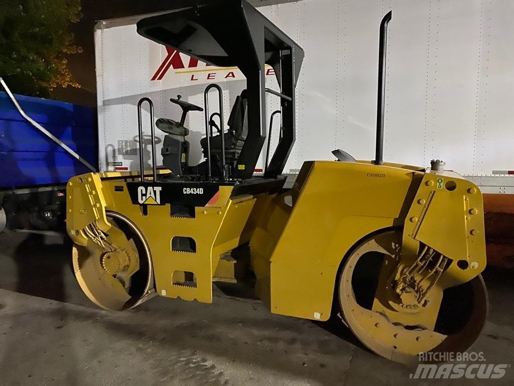 CAT CB 434 D Tandemové válce