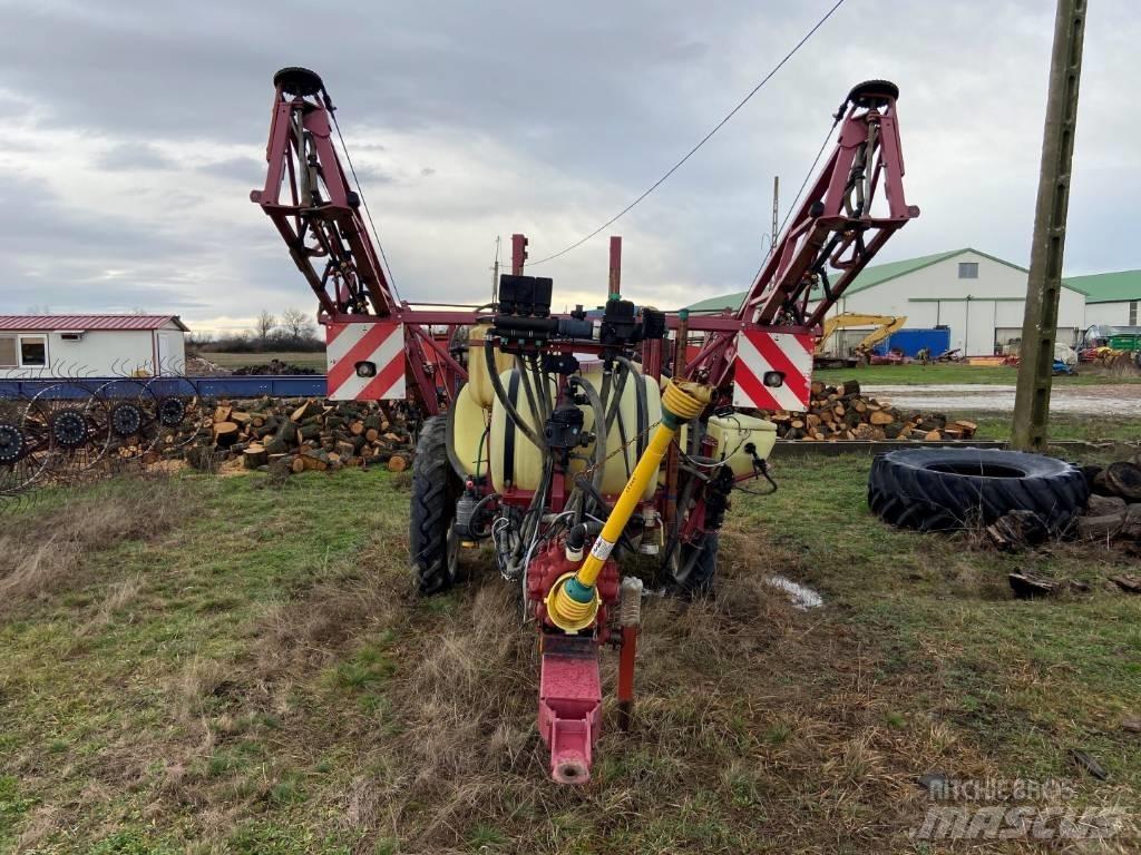 Hardi TR 2000 Tažené postřikovače