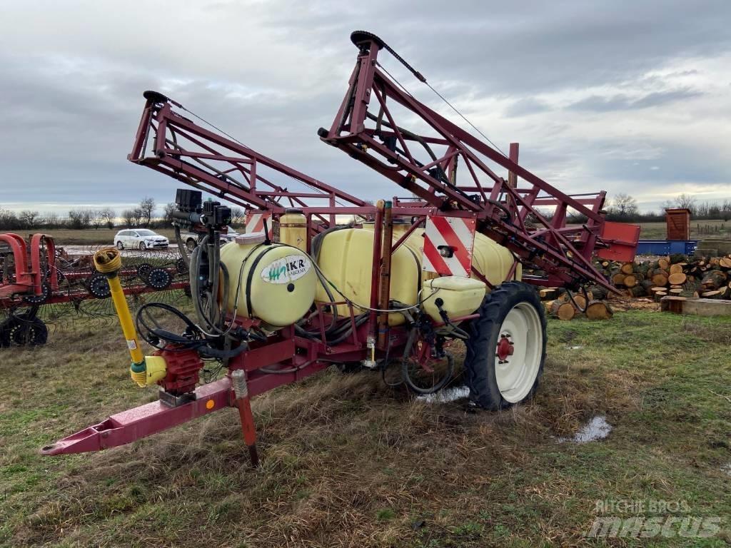 Hardi TR 2000 Tažené postřikovače