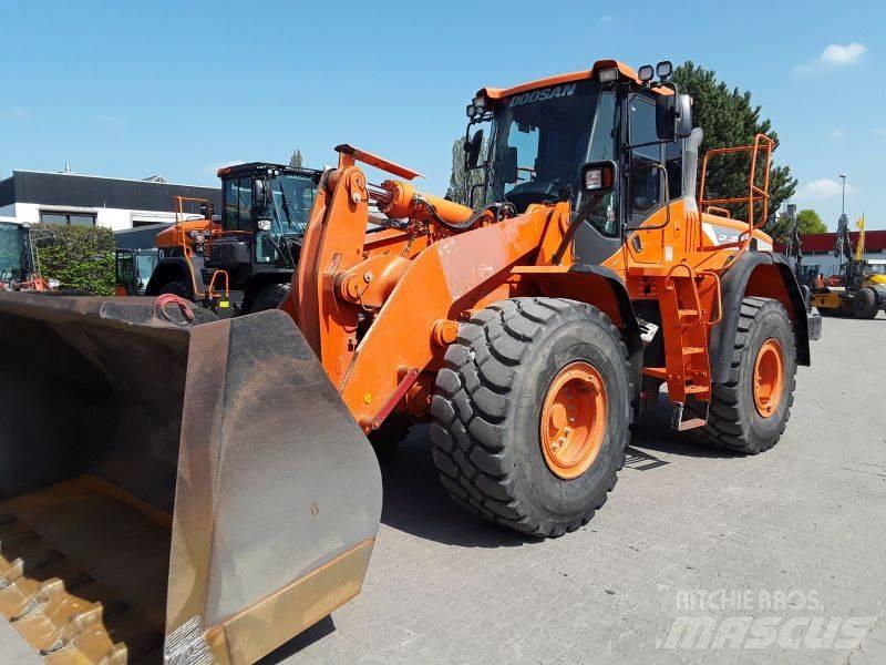Develon DL350-5 Kolové nakladače