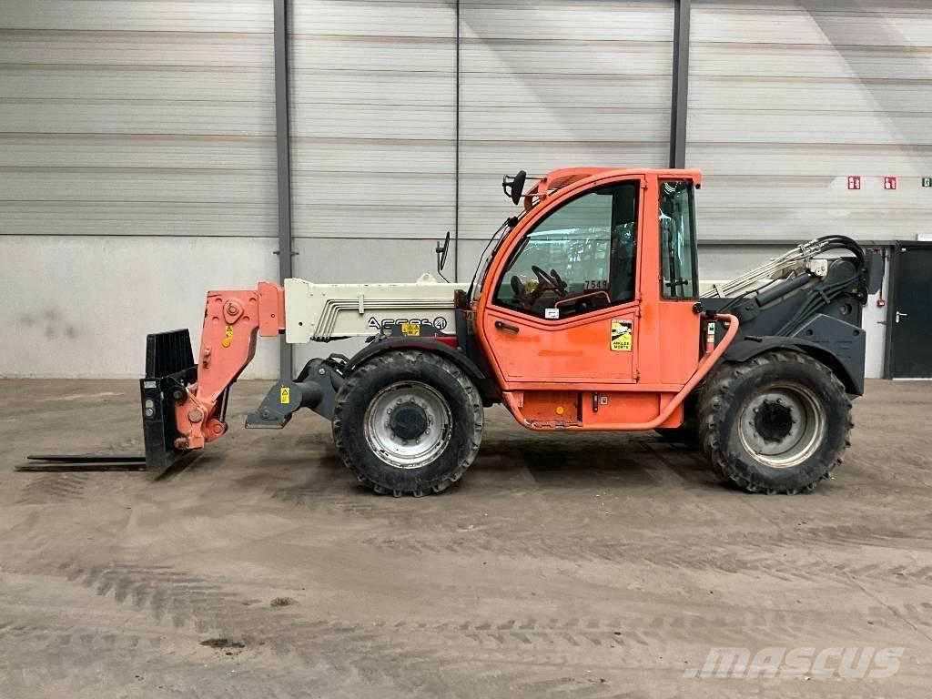 JLG 3513 Teleskopické manipulátory