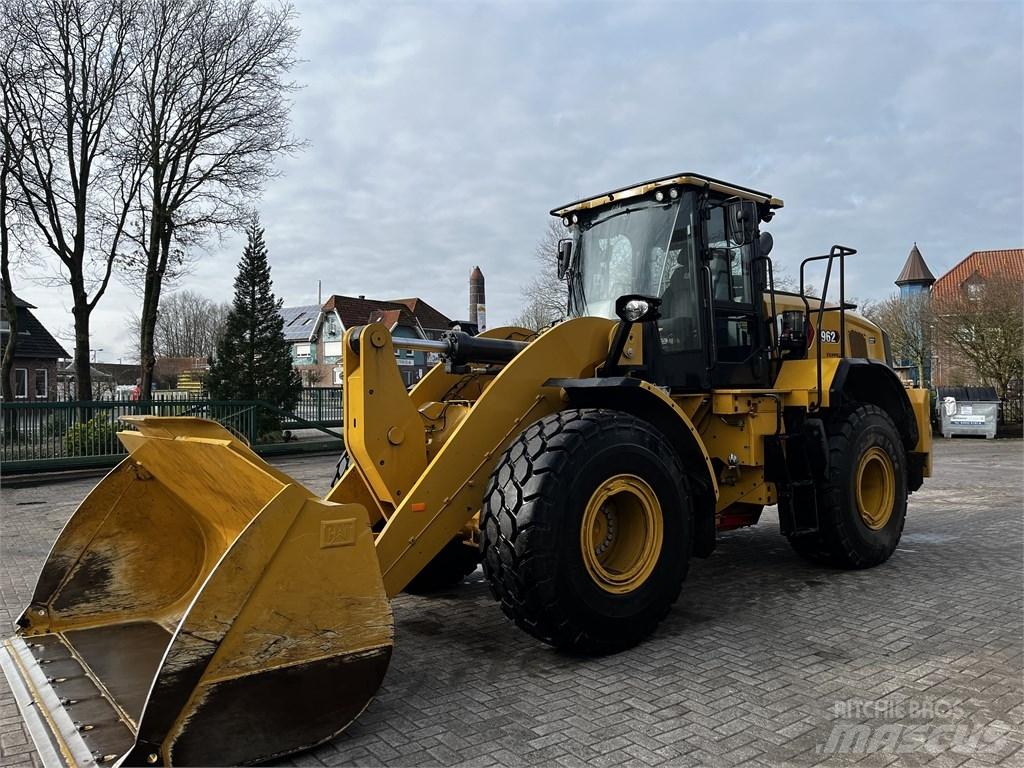 CAT 962 Kolové nakladače