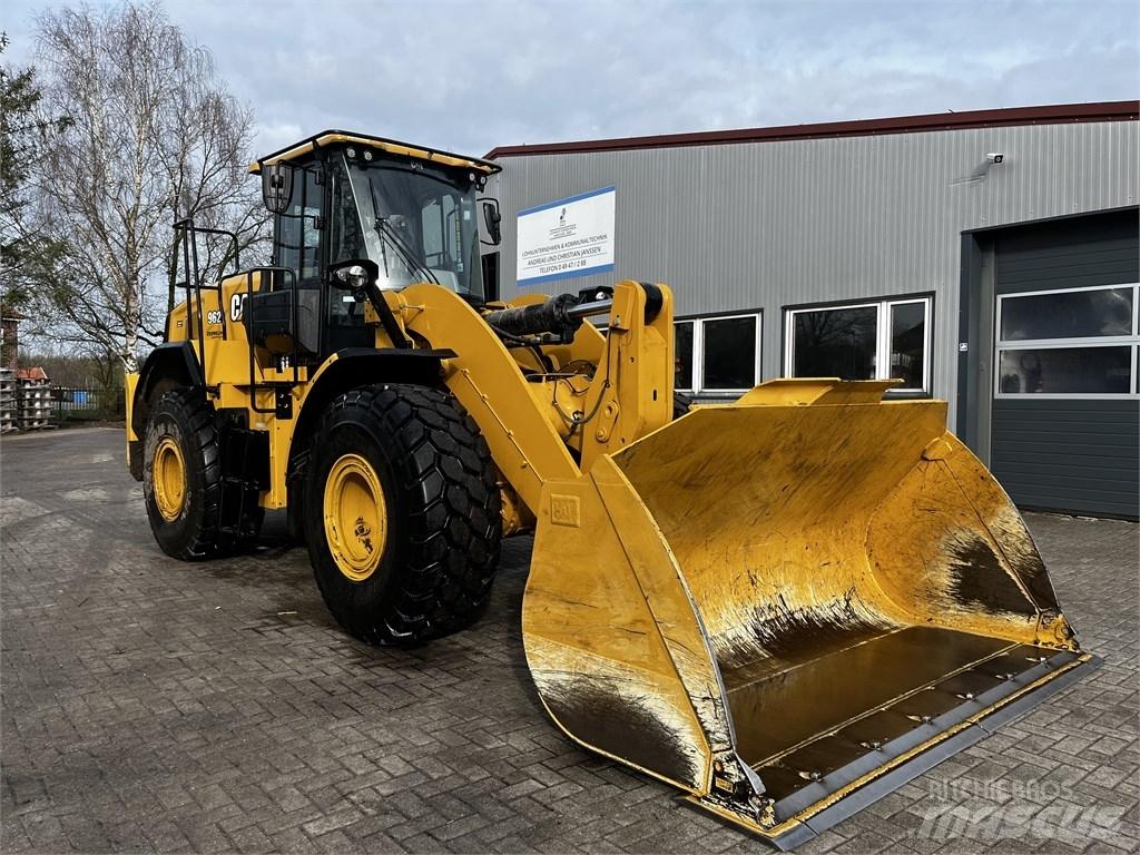 CAT 962 Kolové nakladače