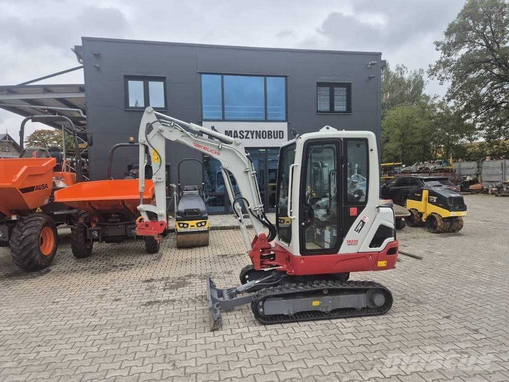 Takeuchi TB225 V0B Mini rýpadla < 7t
