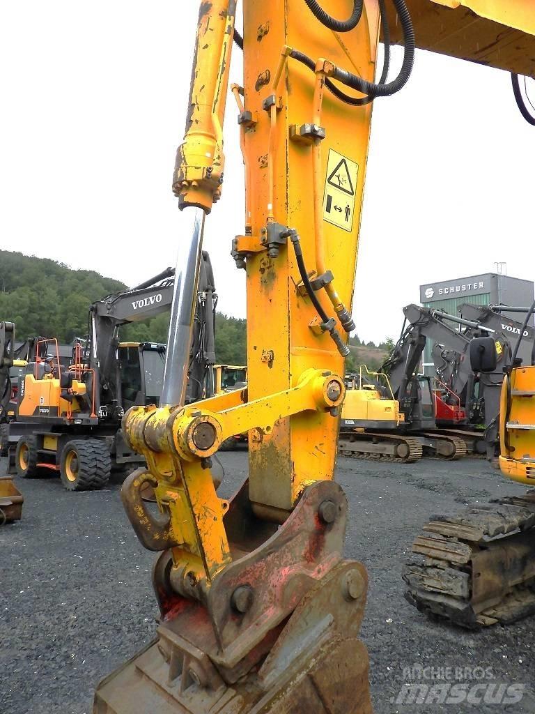 JCB JZ 235 LC Pásová rýpadla