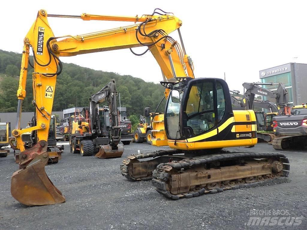 JCB JZ 235 LC Pásová rýpadla