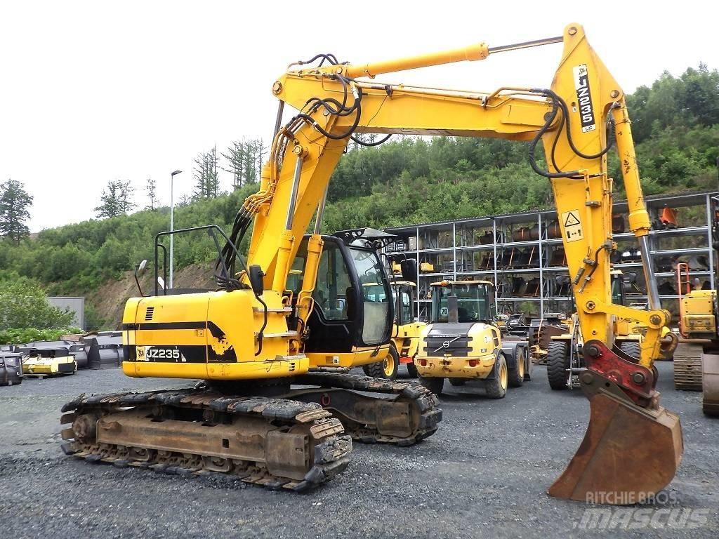 JCB JZ 235 LC Pásová rýpadla