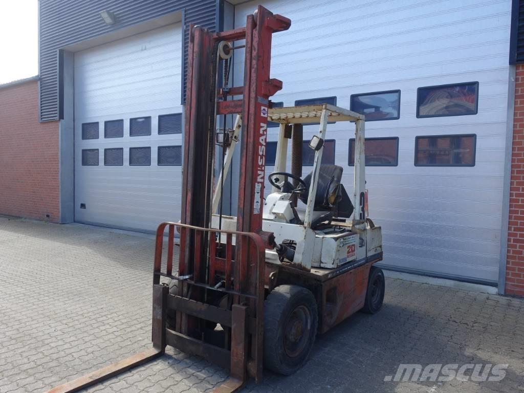 Nissan EH 02 A 20U Dieselové vozíky