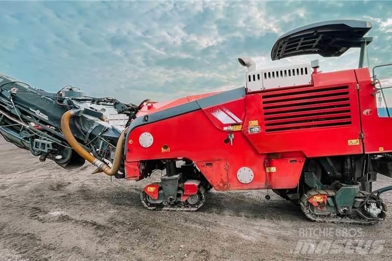 Wirtgen W100Fi Další